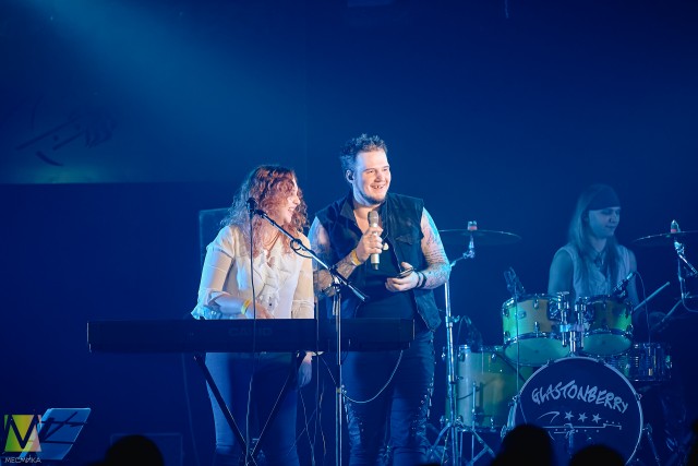 Леди Кэп и ведущий фестиваля