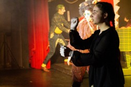 Первая в России и в мире онлайн трансляция спектакля с переводом на русский жестовый язык!