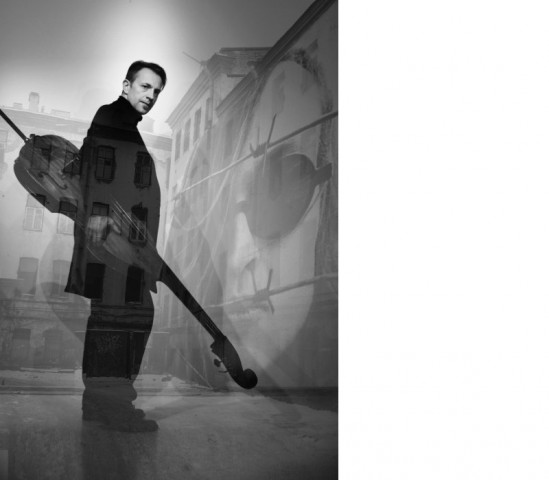 Билли Новик поет песни Егора Летова