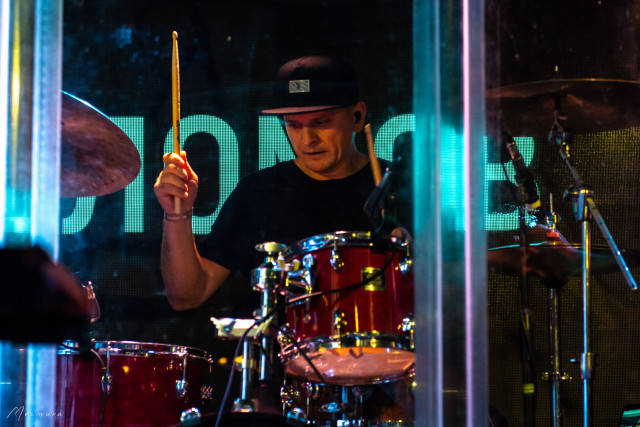 Весенний концерт Васи Обломова состоялся 10 апреля в московском клубе "16 тонн"