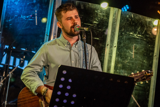 Весенний концерт Васи Обломова состоялся 10 апреля в московском клубе "16 тонн"