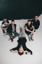 Торба-на-Круче 4 апреля в клубе Космонавт