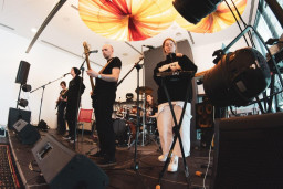 Время объединяться, или как музыкальной индустрии выжить после кризиса