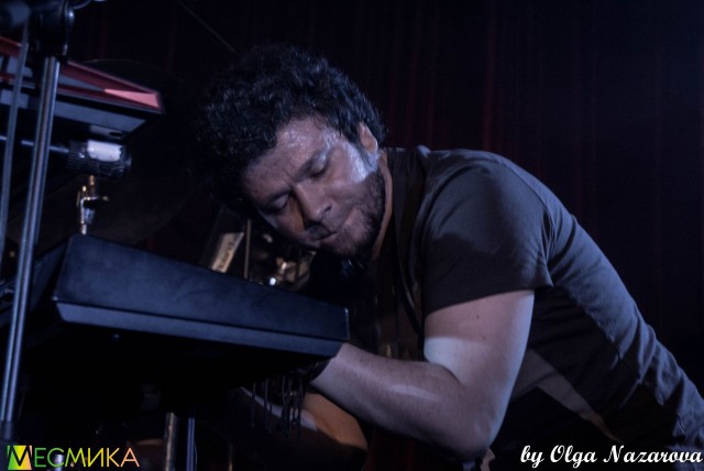 Мураками в клубе "16 тонн" с программой "50"