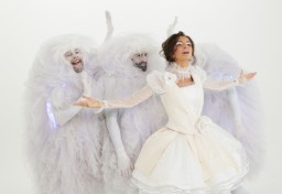 Заканчиваются съемки клипа на песню «С Новым Годом!» певицы Дэи