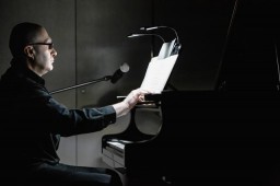 АНТОН БАТАГОВ. ПРЕМЕЬЕРА ФОРТЕПИАННОГО ЦИКЛА «ГДЕ НАС НЕТ. ПИСЬМА ИГУМЕНИИ СЕРАФИМЫ»