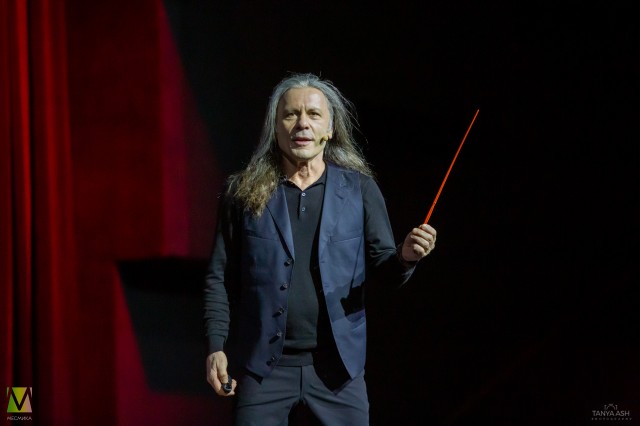 Брюс Дикинсон