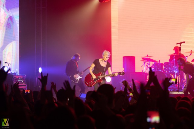 Диана Арбенина и группа "Ночные снайперы"