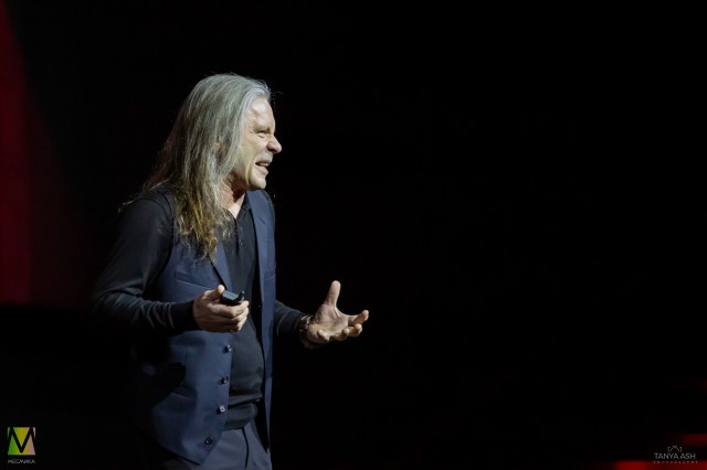 Брюс Дикинсон