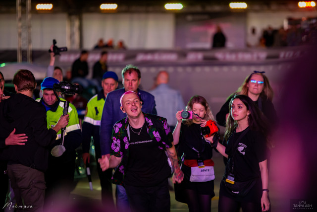 Артем вышел к зрителям. Группа Anacondaz на фестивале на фестивале Live&Drive