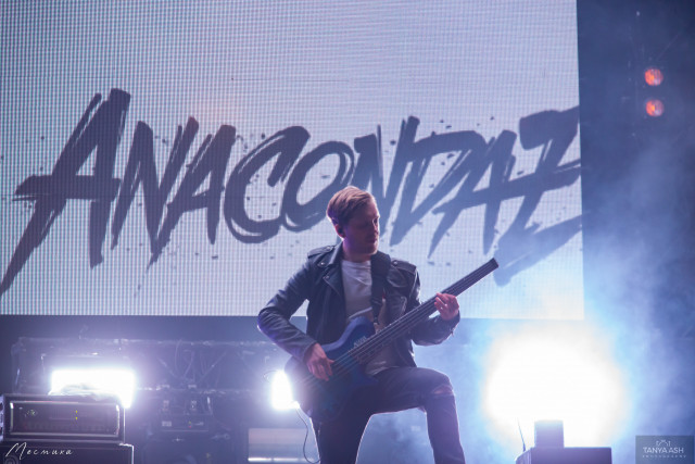 Группа Anacondaz на фестивале на фестивале Live&Drive