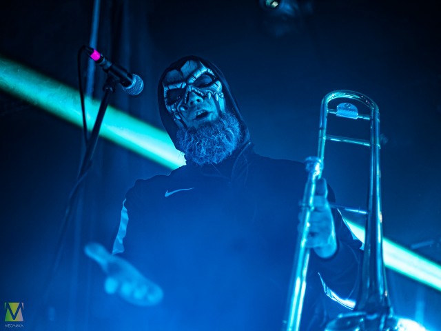 31 января Пневмослон презентовал альбом "Зуб известного человека" в СПб