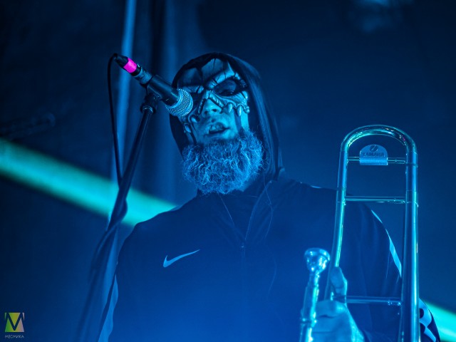 31 января Пневмослон презентовал альбом "Зуб известного человека" в СПб