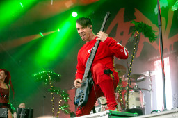 April Art, Summer Breeze 16.08.25