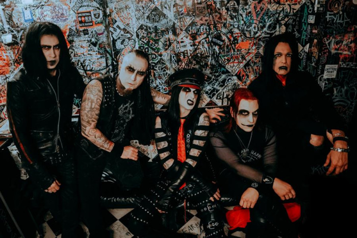 WEDNESDAY 13 представил концертный сингл "Look What The Bats Dragged In"