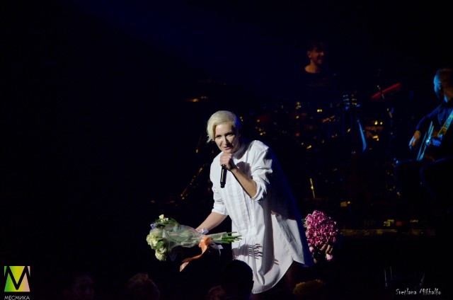 Диана Арбенина на сцене БКЗ Октябрьский 14 марта 2020