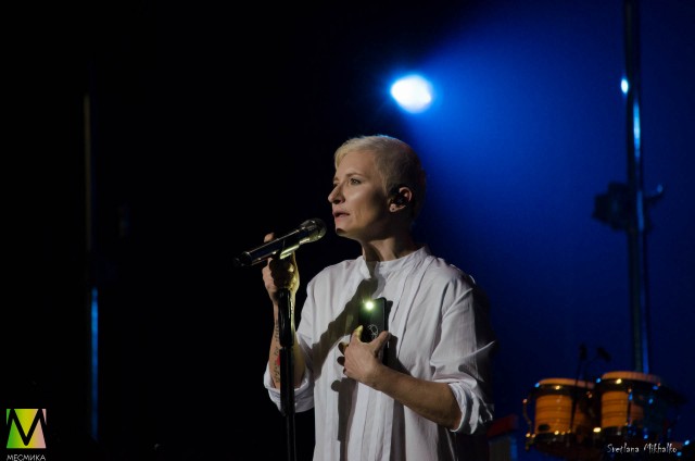 Диана Арбенина на сцене БКЗ Октябрьский 14 марта 2020