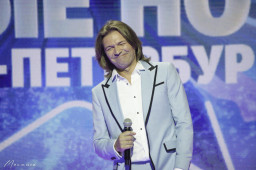 Дмитрий Маликов на сцене фестиваля Белые ночи Санкт-Петербурга 11.07.2021
