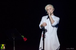 Диана Арбенина на сцене БКЗ Октябрьский 14 марта 2020
