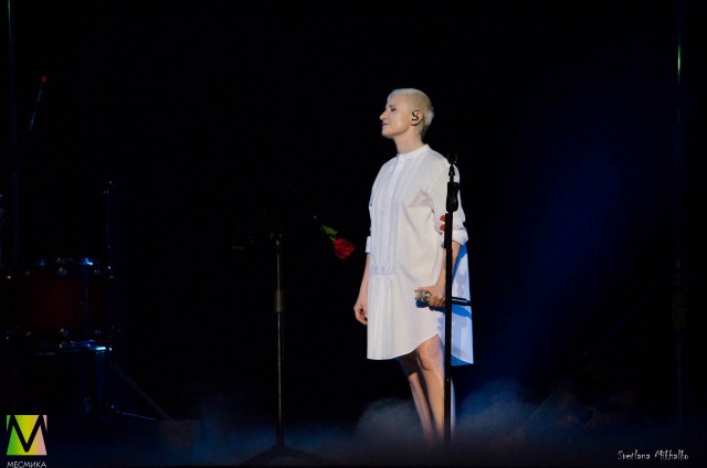Диана Арбенина на сцене БКЗ Октябрьский 14 марта 2020
