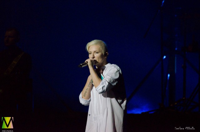 Диана Арбенина на сцене БКЗ Октябрьский 14 марта 2020