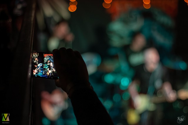 Четыре Апреля