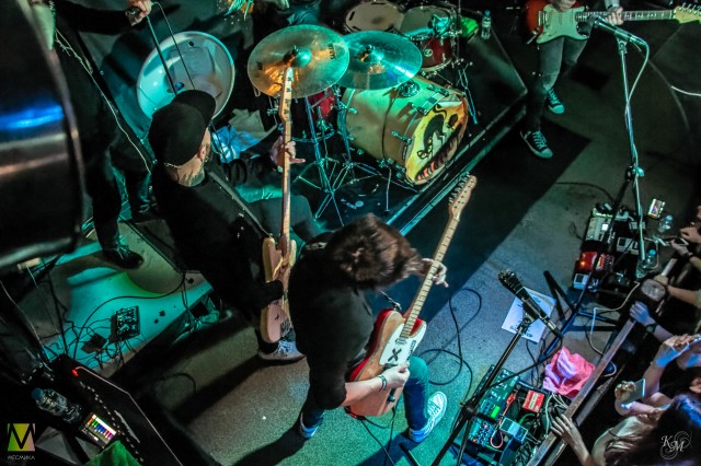 Четыре Апреля