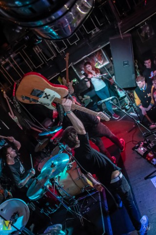 Четыре Апреля