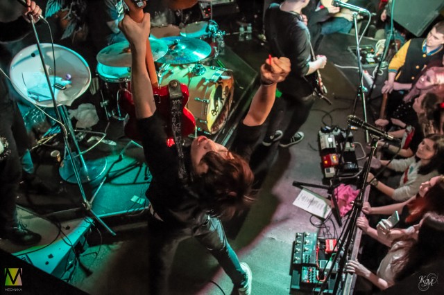 Четыре Апреля