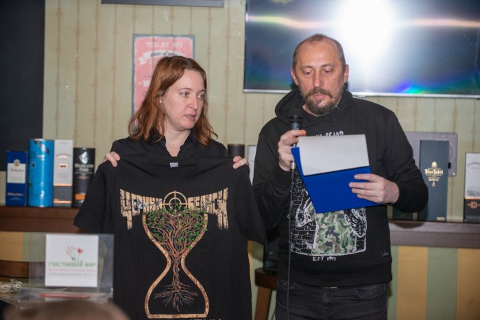 23 600 roubles at a charity punk rock auction #Megryan