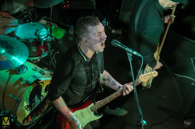 Четыре Апреля