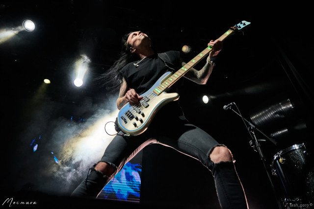 Леонид Максимов на сцене клуба 1930 Moscow