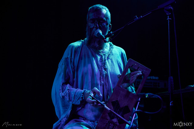 Анатолий Пахаленко - вокал, музыкант-мультиинструменталист группы Nytt Land