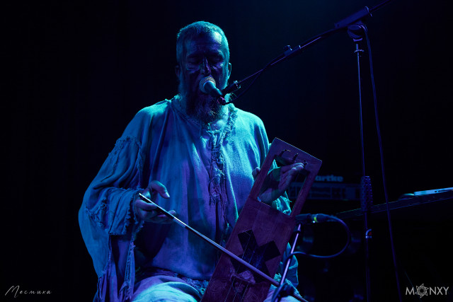 Анатолий Пахаленко - вокал, музыкант-мультиинструменталист группы Nytt Land