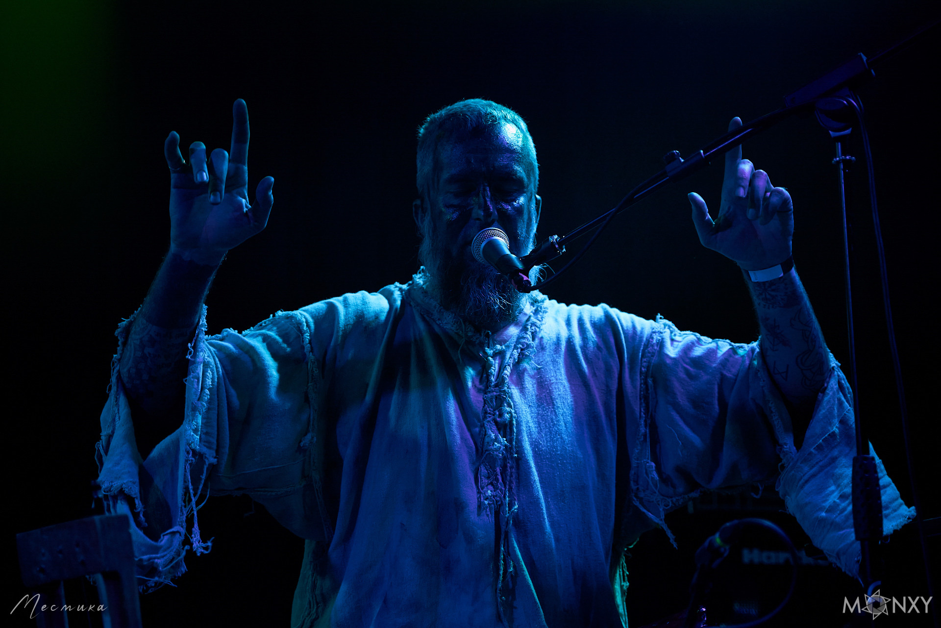 Анатолий Пахаленко - вокал, музыкант-мультиинструменталист группы Nytt Land