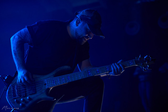 Бас-гитарист Евгений Трухин