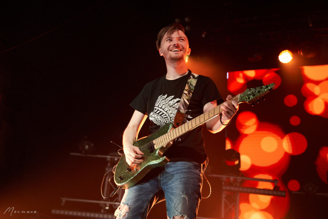 Гитарист Павел Кузин