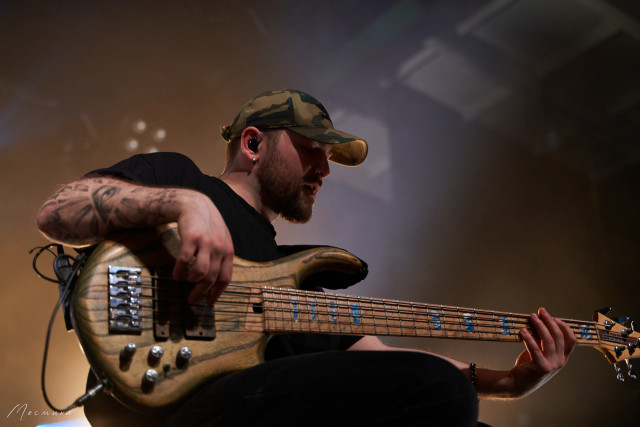 Бас-гитарист Евгений Трухин