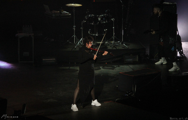 Катерина Цион-Княжева (скрипка, вокал)