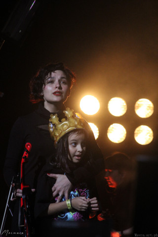 Катерина Цион-Княжева (скрипка, вокал) и Есения