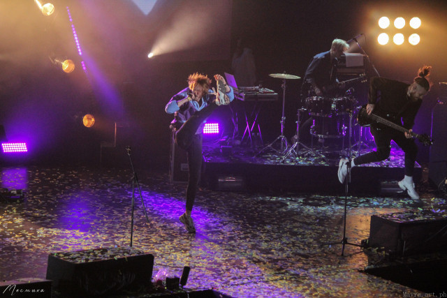 Анатолий Царев (вокал, тексты) и Михаил Бушуев (бас-гитара, бэк-вокал)